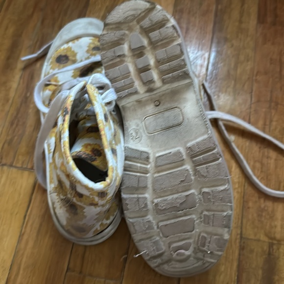 Canvas sunflower high tops - Picture 4 of 5